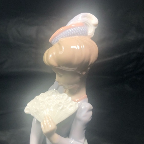 Lladro Lady with fan 8” excellent condition # 6117 vintage - Picture 6 of 11